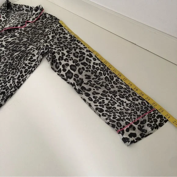 2000s Victoria Secret snow leopard satin pajama set sz M